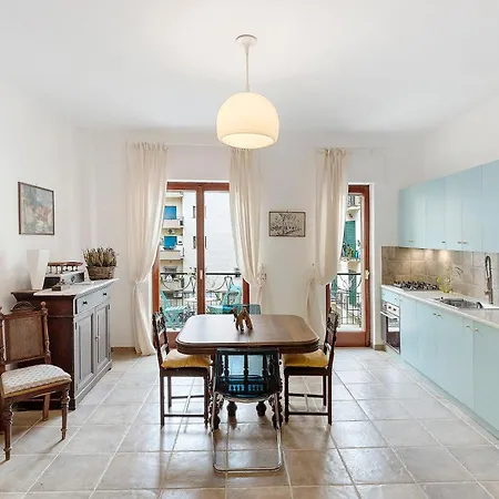 Apartment Center Sorrento